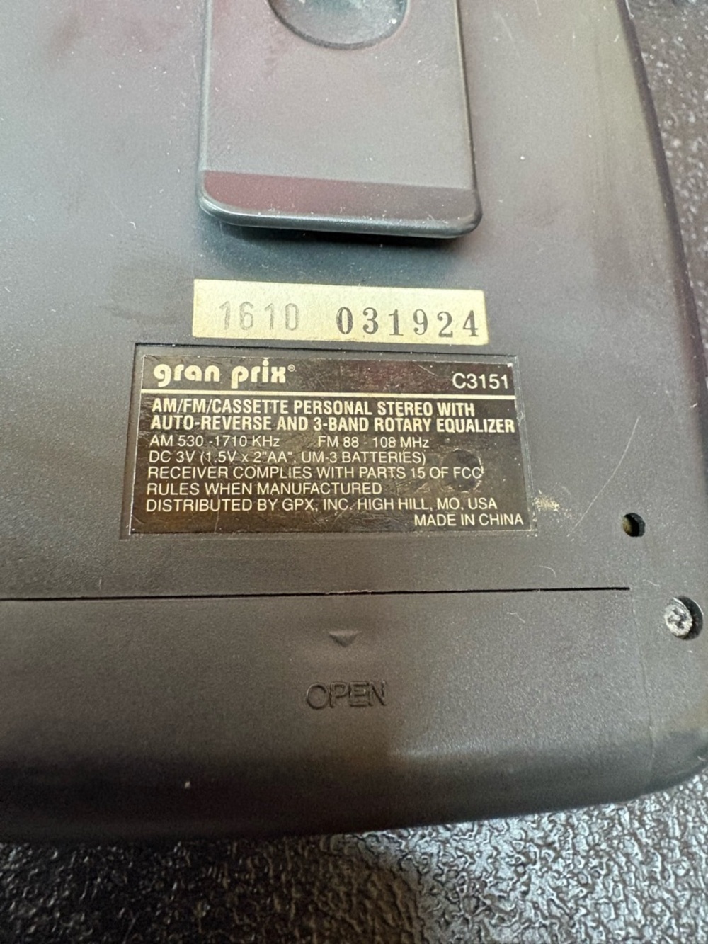 GPX Portable Cassette Player with Earbuds - Auto Reverse - Picture 3 of 3